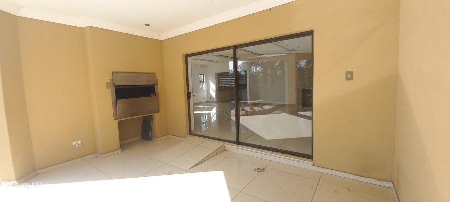 5 Bedroom Property for Sale in Birdwood Estate North West